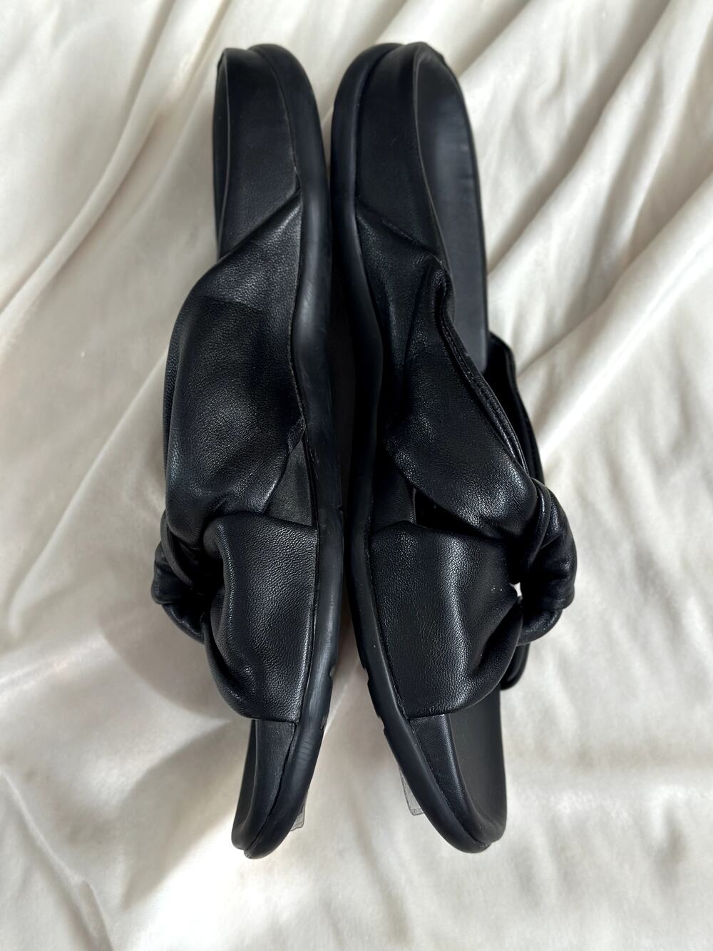 Like New Sz 7 Strive Black Nappa Goat Leather Sandal Knotted Slide Slip On